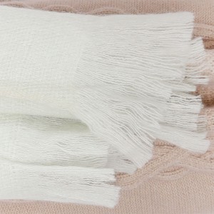 Light-Colored Muffler 45% Nylon 35% Wool 20% Mohair