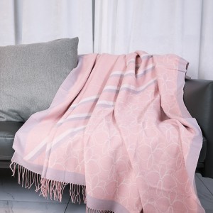 Reversible Throw Camping Blanket 30% Wool 70% Acrylic Jacquard